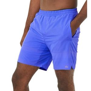 Alo yoga men 7" Traction Short size L color blue